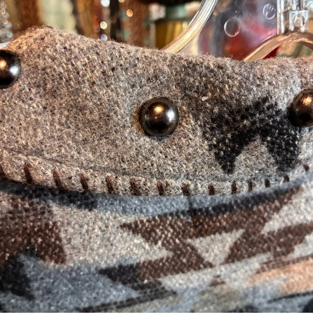 L&B Patterned Knit Cardigan - Gray & Brown - Picture 6 of 7